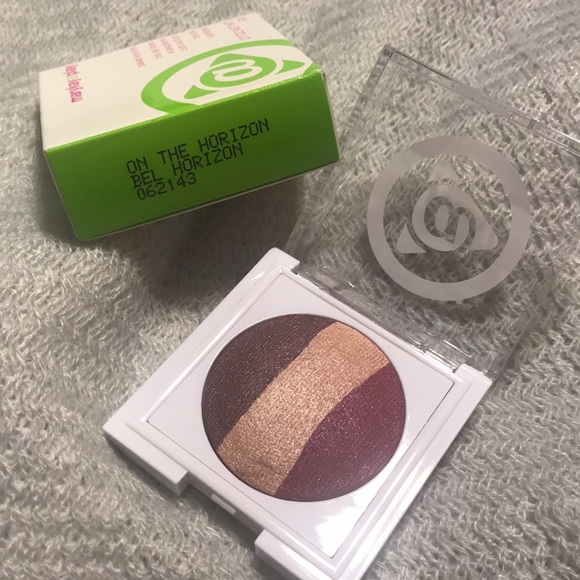 Gorgeous Eyeshadow Trio 😍😍 - Picture 1 of 2